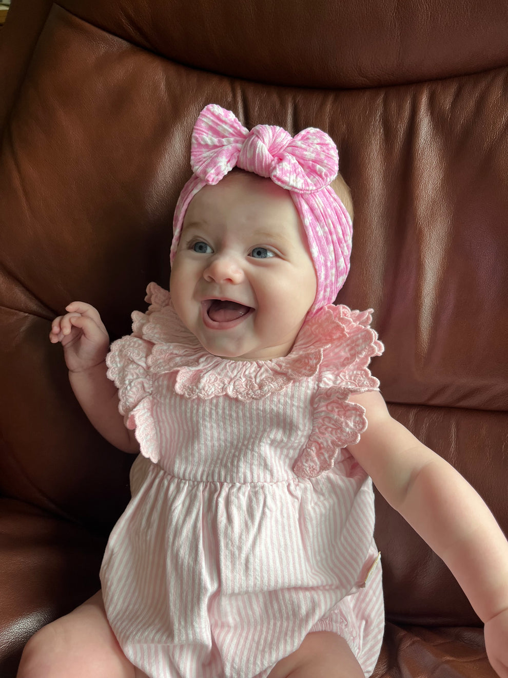 Light pink daisies pattern - Baby cable bow headband